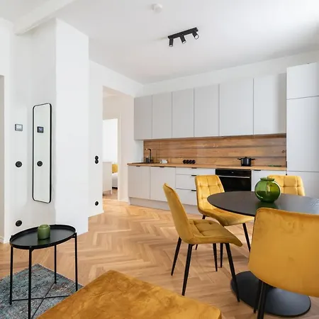 Hilltop - Kaupmehe Apartment *